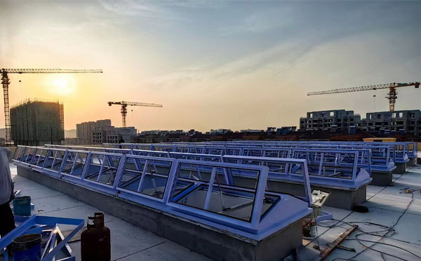 消防志丹排烟窗工作原理