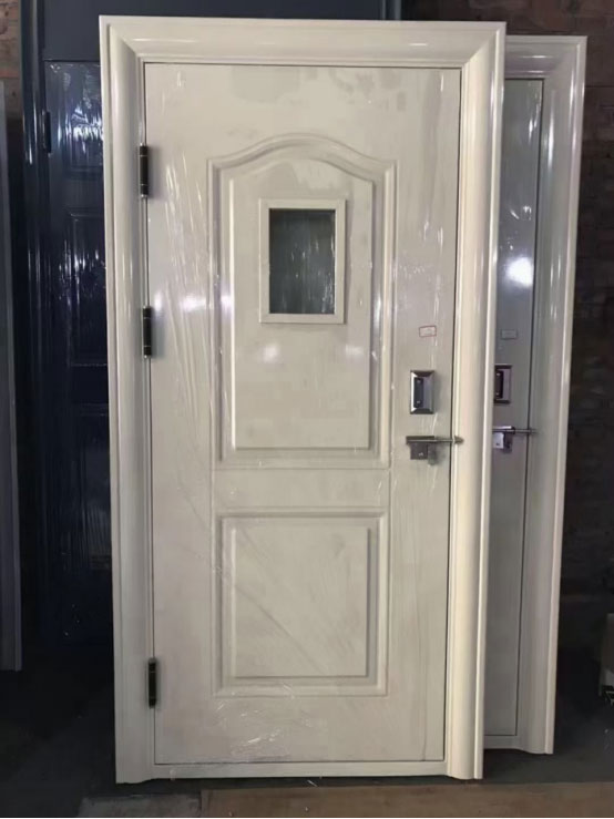 志丹学校教室门