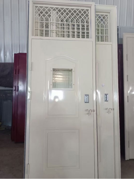 志丹学校教室门 志丹学校教室门