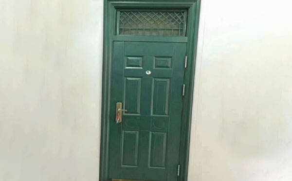 志丹学校教室门