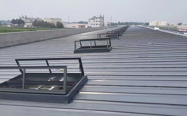 某中学室内体育馆志丹排烟窗改造项目