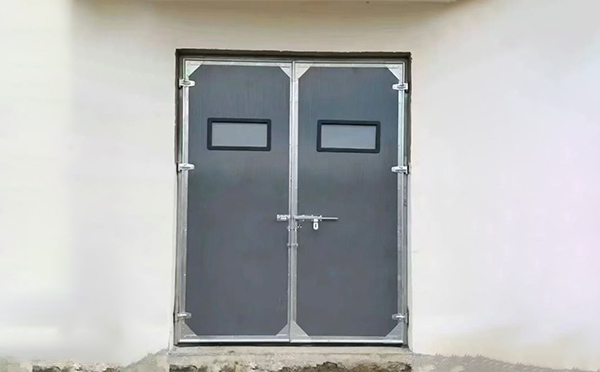 志丹工业门在高温作业区域的运行表现