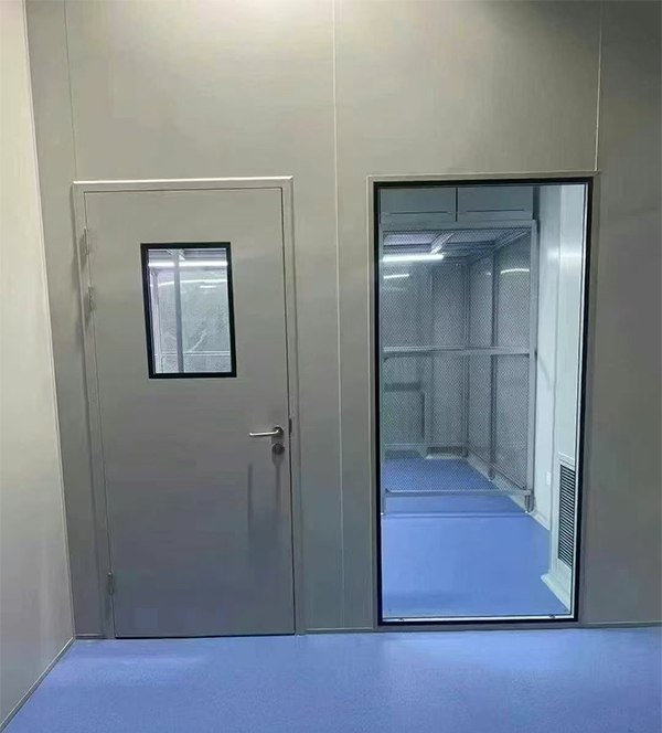 学校教学楼完成志丹防火门标准化安装