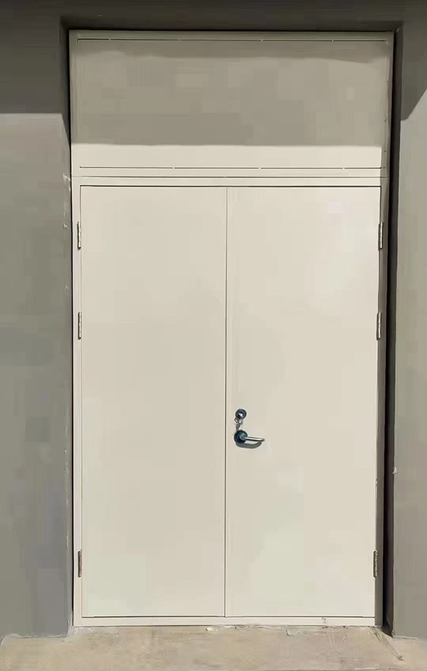 展览馆项目完成大跨度志丹防火门安装